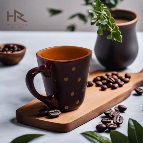 كوب الشوكولاتة المنقط