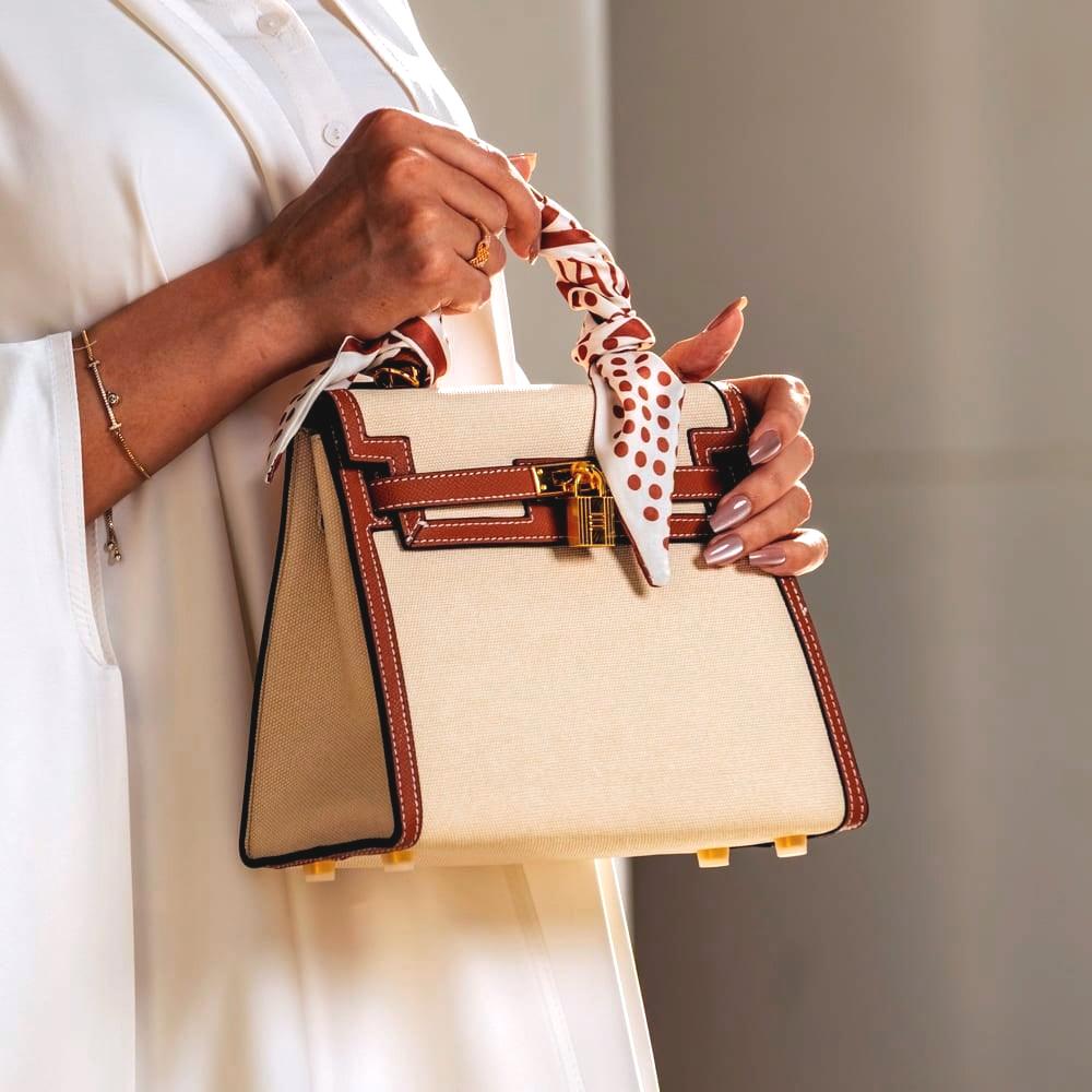 شنطة كلاسيك بالوان مختلفة