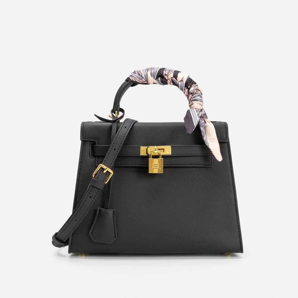 شنطة كلاسيك بالوان مختلفة