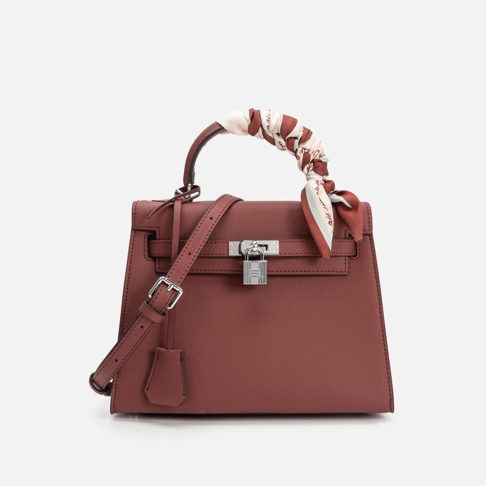 شنطة كلاسيك بالوان مختلفة