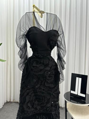 فستان اسود شيفون وتطريز