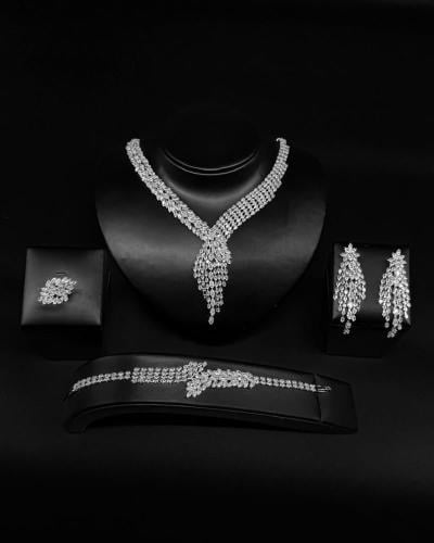 طقم اكسسوار بتصميم عصري