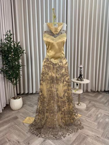 فستان سهرة ذهبي