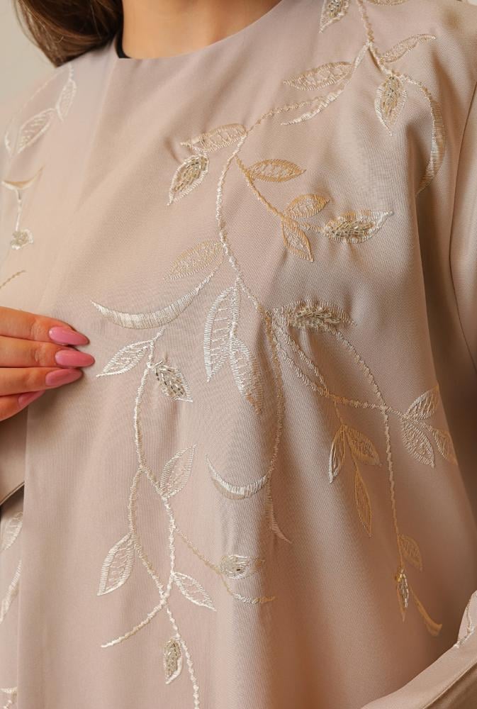 عباية مطرزة كريب 1147404