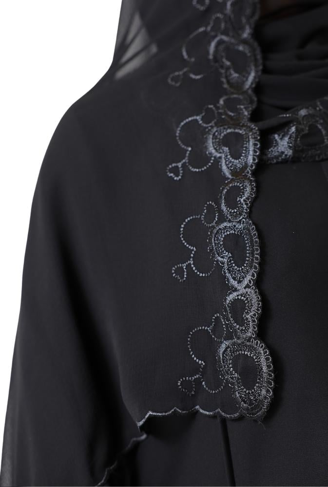 طرحة مطرزة من الأطراف 147901