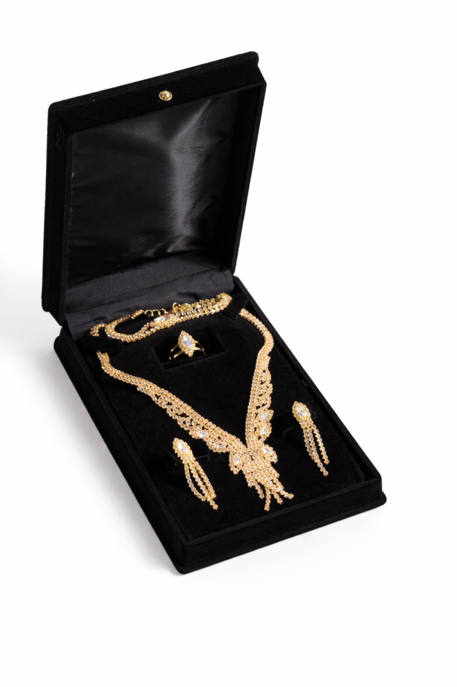 مجموعة مجوهرات أنيقة على شكل فراشة مرصعة بالراين