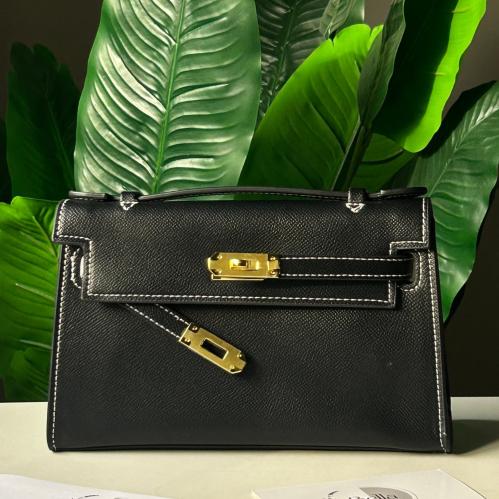 Kelly Black 22cm