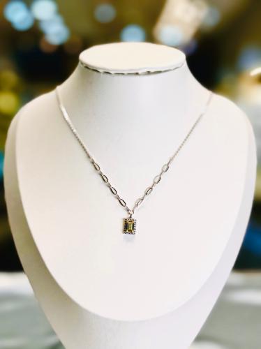 عقد ايمرايلد فضة