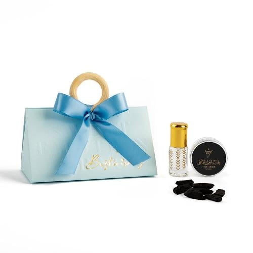 توزيعات مواليد مثلث سماوي تحتوي على عود ومسك