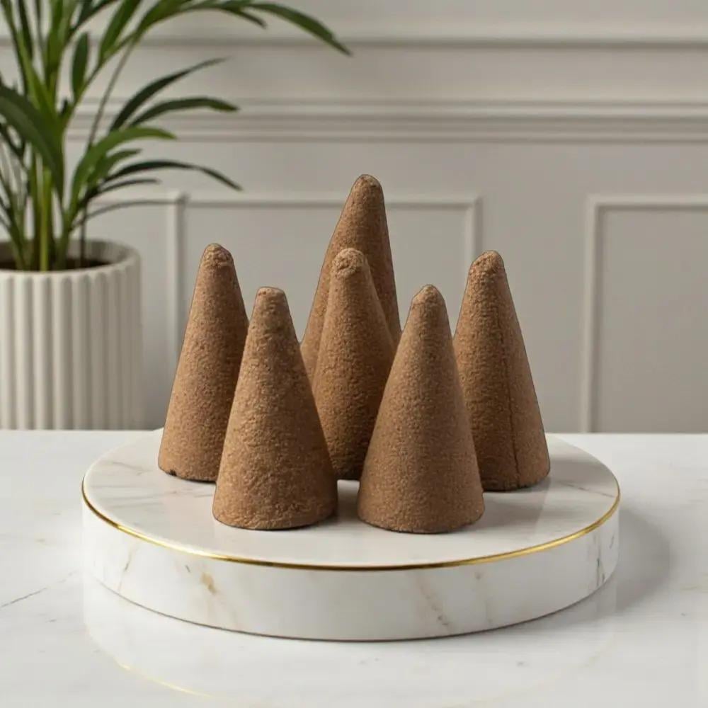 بخور هرمي فاخر بتصميم أنيق لتعطير المنزل والمكتب بسهولة