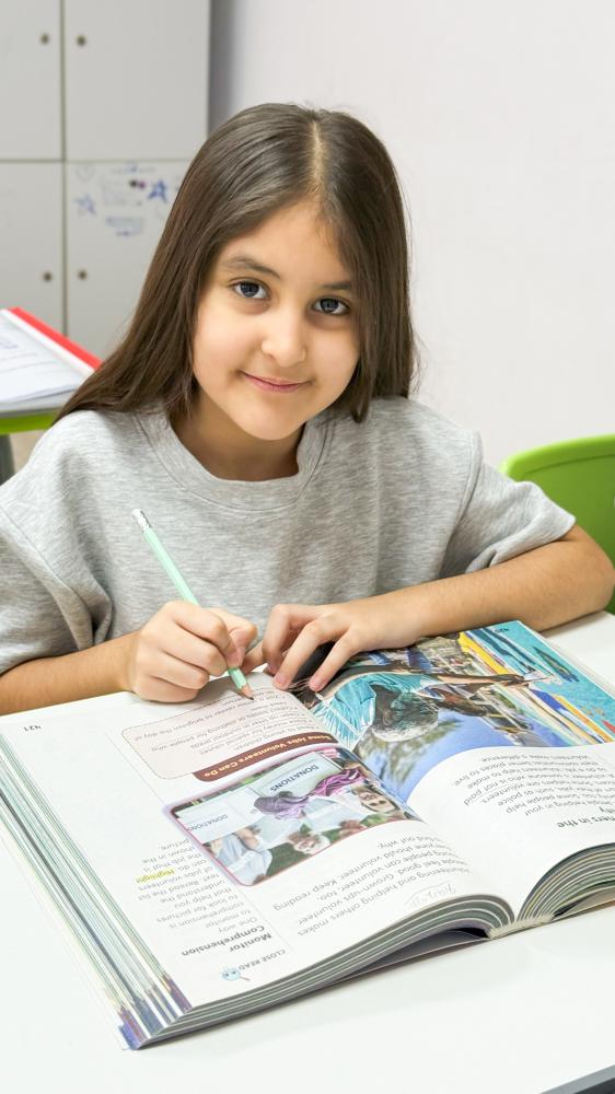 حين يجتمع العلم بالإيمان…يُبنى الجيل القوي..  نتعبد بالعلم