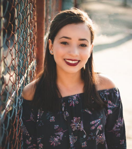 عدسات لاصقة ملونة للتسوق في جدة