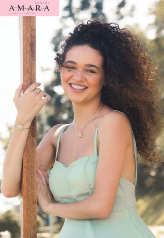 عدسات طبية ملونة