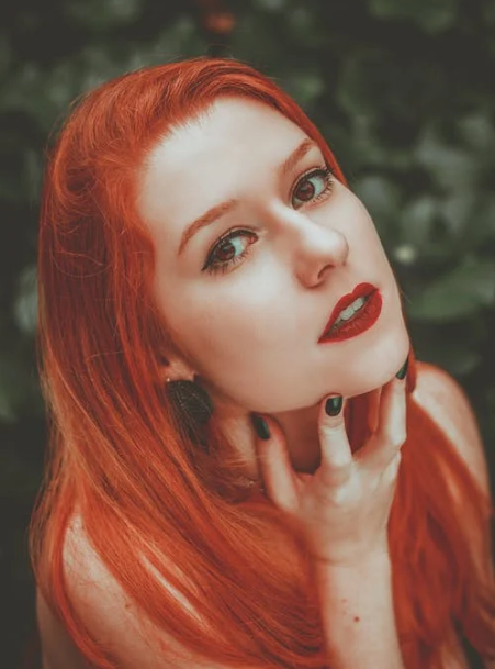 عدسات طبية للعين من غمزة