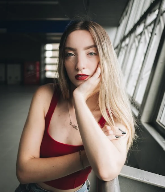 عدسات عيون شهرية في السعودية