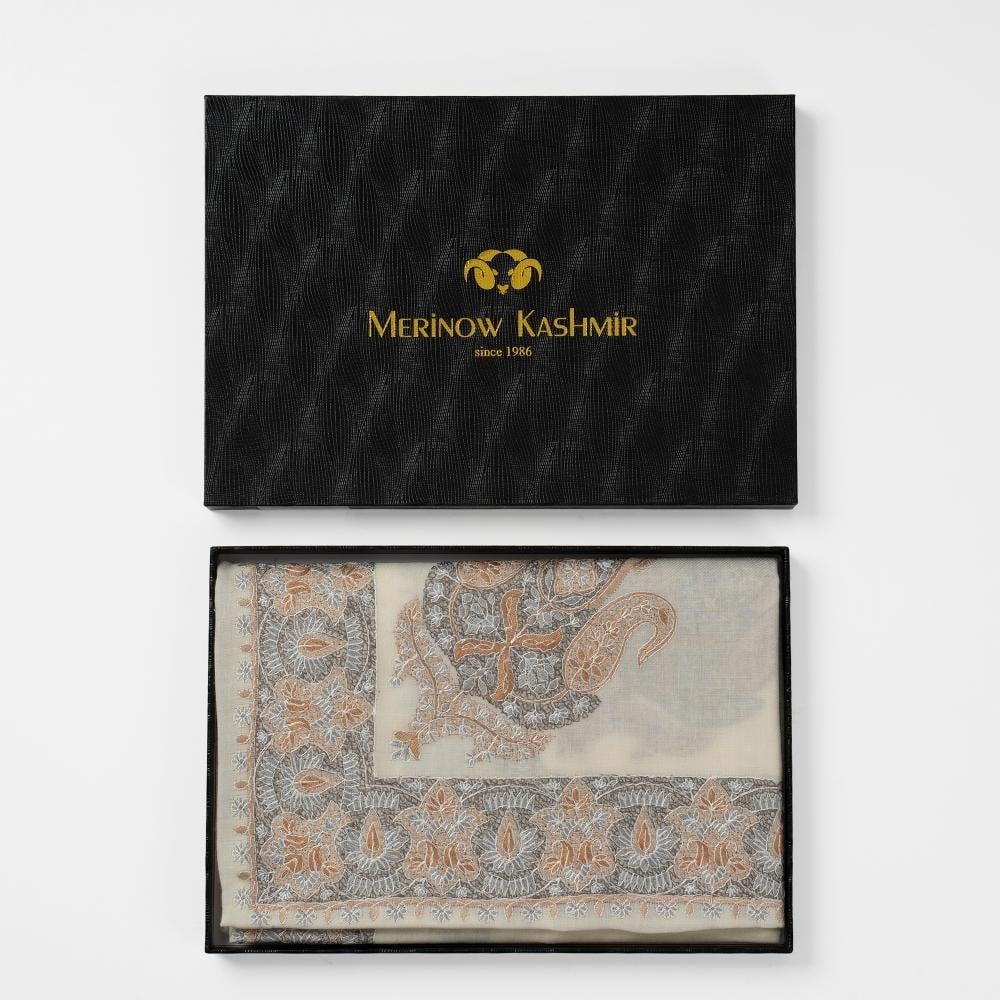 غترة ميرينو كشمير الشتوية أصدار 2025 لون رصاصي على ذهبي