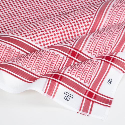 شماغ قوتشي كلاسيك احمر اقوى اصدار 2026 من قوتشي والاكثر مبيعأ من اشمغة 2026