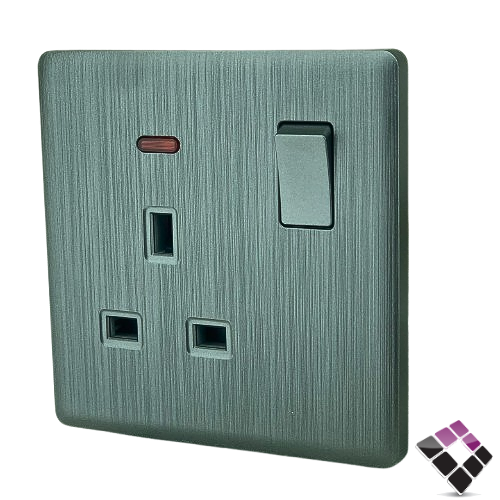 فيش مع مفتاح مفرد 13A موديل SLIM بيانو R.VISION الرائد العربي سعودي لون سلفر رقم A2-B0-33