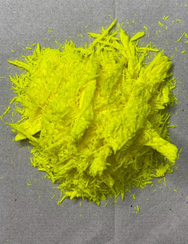 لون اصفر بوزن 10جرام