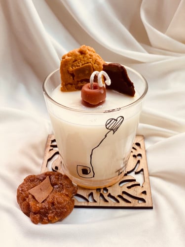 شمعة الفانيلا بالكوكيز وقطع الشوكلاتة