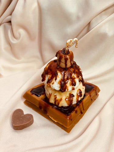 شمعة الوافل بالايسكريم