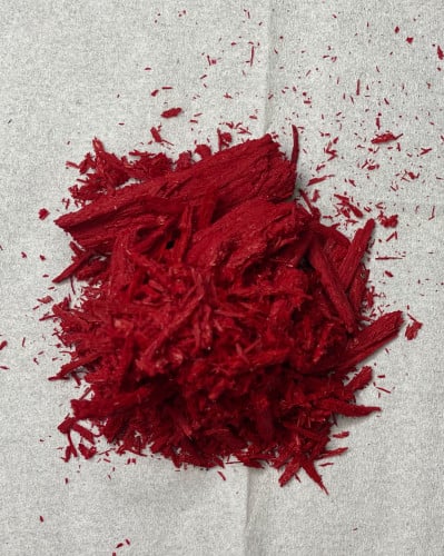 لون احمر بوزن 10جرام