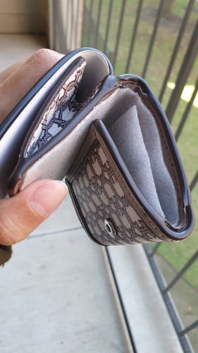 محفظة ماركة كيت سبيد