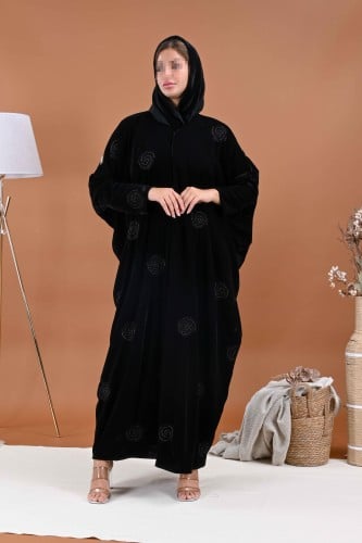 عباية مخمل مشلح بتطريز يدوي