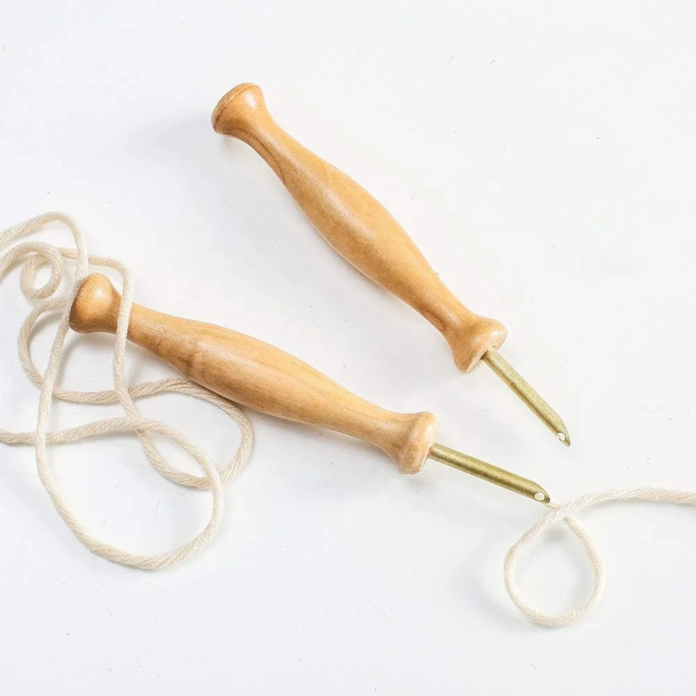 ابرة نفاش بمقبض خشبي