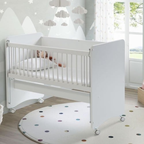 سرير أطفال تركي