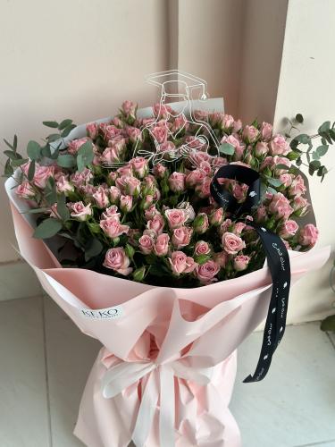 باقة بيبي روز بتغريسة خريجه