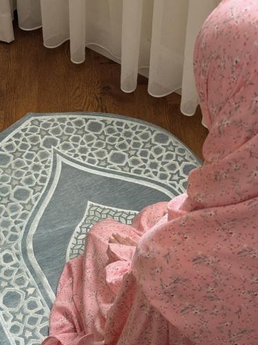 طقم صلاة وردي - لف