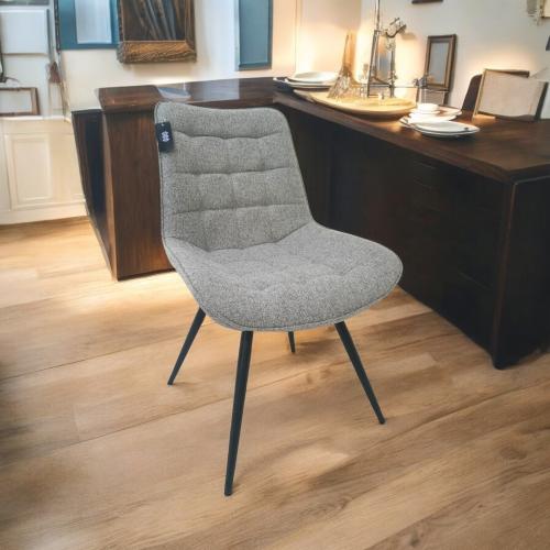 كرسي مخمل برجل حديد