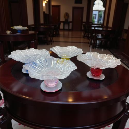 صحن زجاج بقاعدة بالحبة