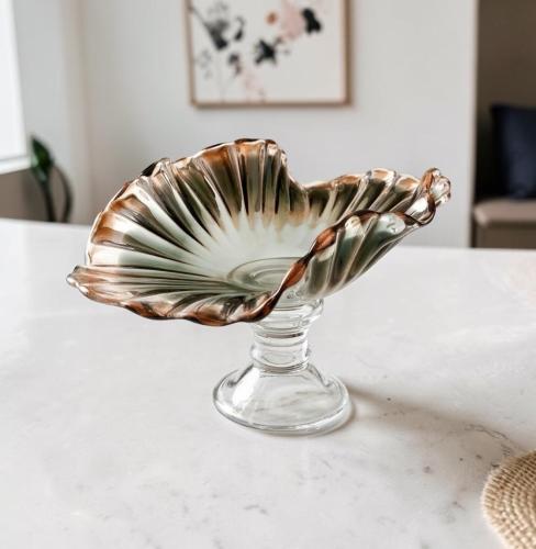 صحن حلاوة زجاج بقاعدة