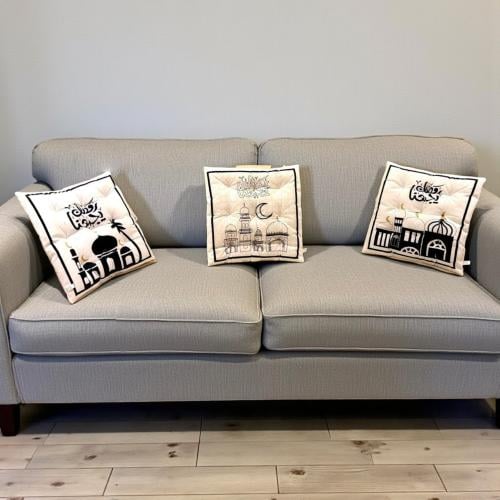 مخدة قماش رمضان يجمعنا بالحبة