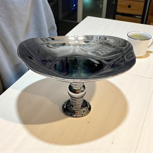 صحن سيراميك بقاعدة