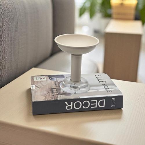 صواني تقديم بقاعدة