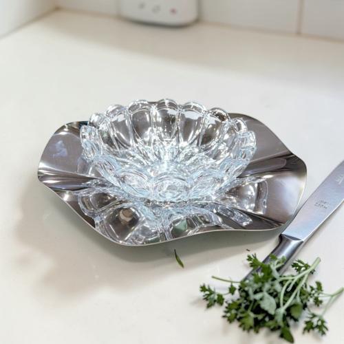 صحن زجاج بقاعدة ستيل