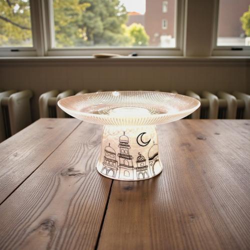 صحن زجاج بقاعدة فنجان رمضان