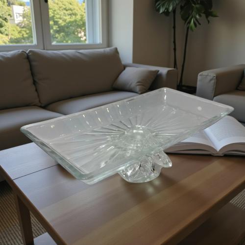 صحن زجاج بقاعدة