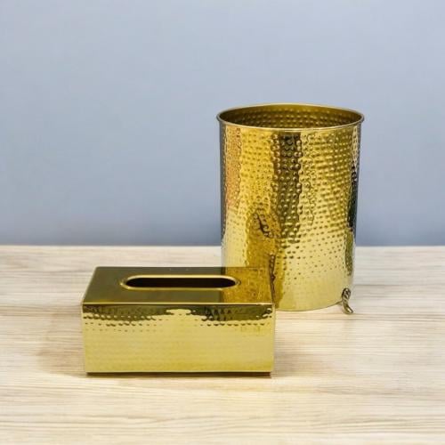 سله مع علبة مناديل