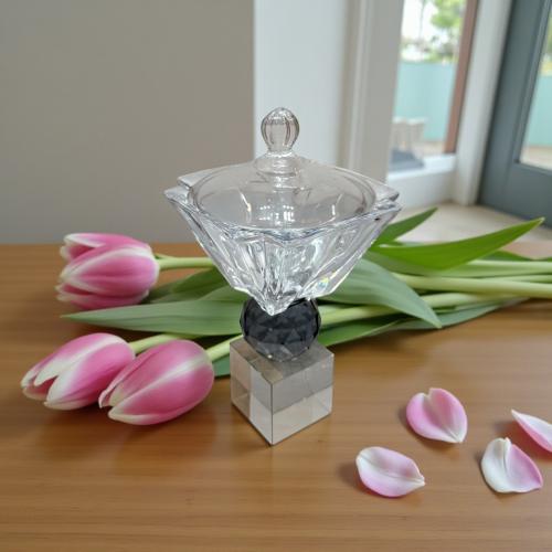 صحن زجاج بقاعدة