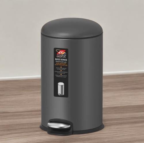 سطل نفايات فضي