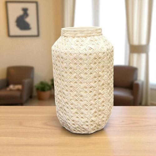 فازة سيراميك ابيض