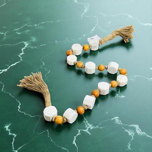 مسبحة خشب ديكور