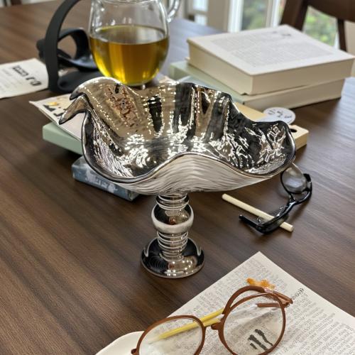 صحن سيراميك بقاعدة