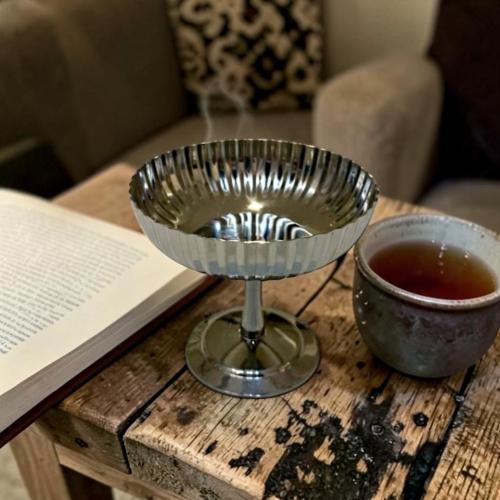 صحن سيراميك بقاعدة