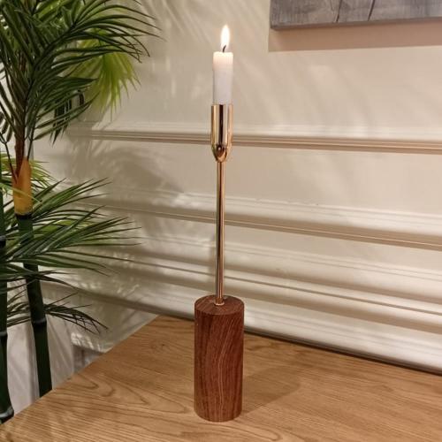 شمعدان خشبي