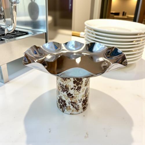 ًصحن استيل بقاعدة